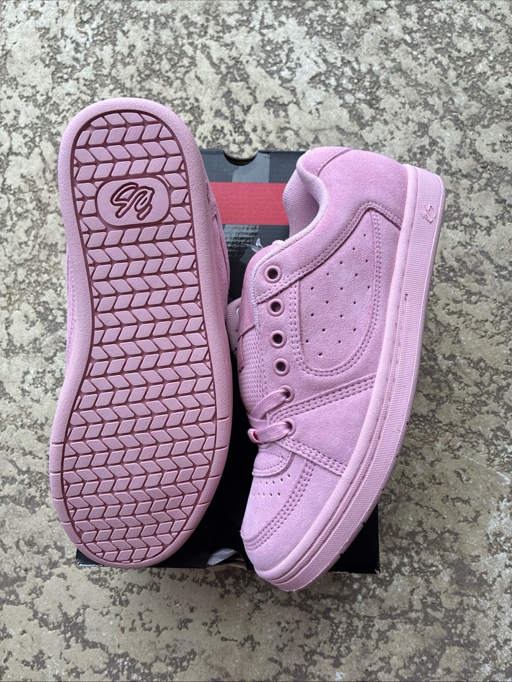 Brand New ES Accel Suede Skate Shoes. Men’s size 9. Extra laces - Picture 3 of 5